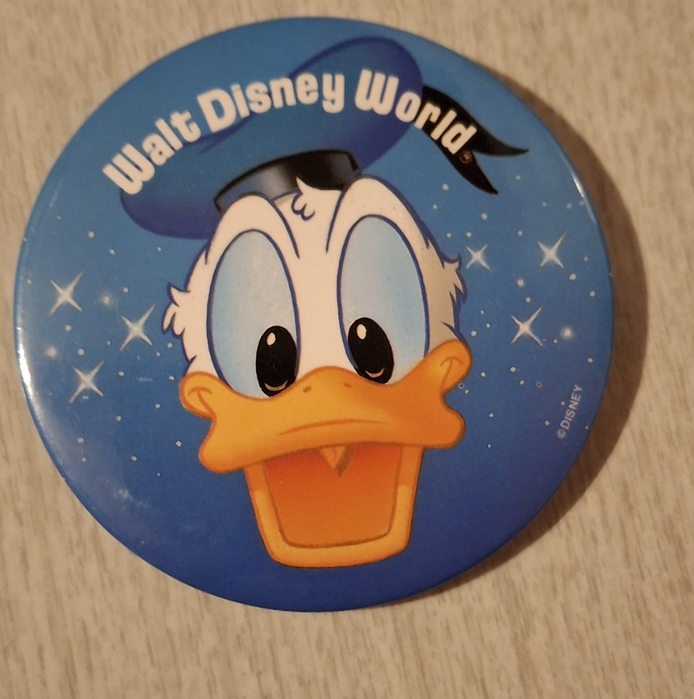 Walt Disney World Donald Duck Button Pin